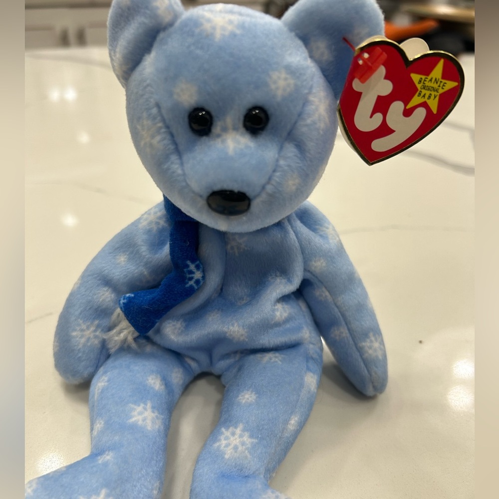 Rare Beanie Babie 1999 Holiday Bear with tag errors